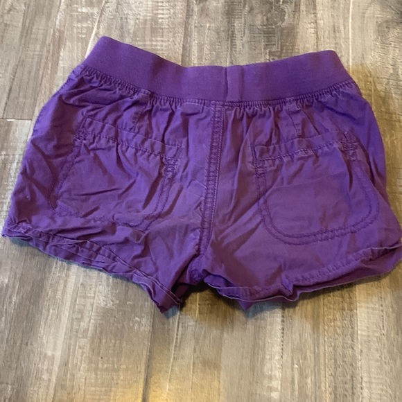 The Children’s Place girls shorts size 5. - Picture 2 of 3